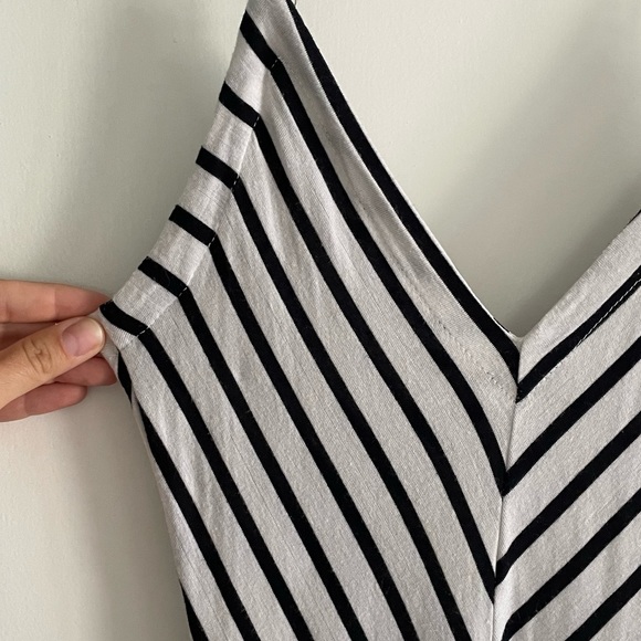 Medium striped v neck summer maxi dress! Adjustable straps! - Picture 6 of 6